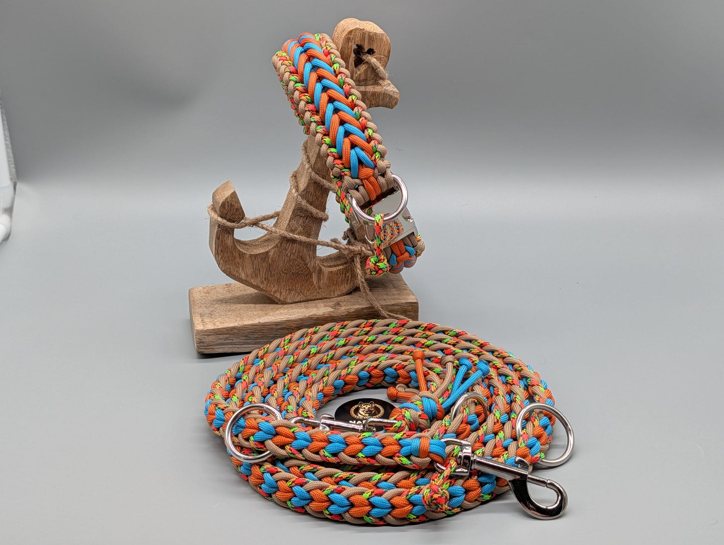 Paracord Hundeset „Electric Summer“ – Halsband mit Metall-Klickverschluss (42,5 cm) & verstellbare Leine – Unikat